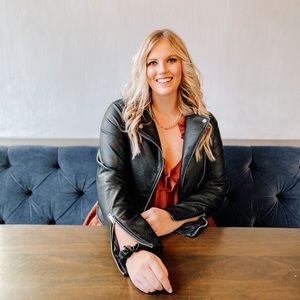 Meet your Posher, Elise